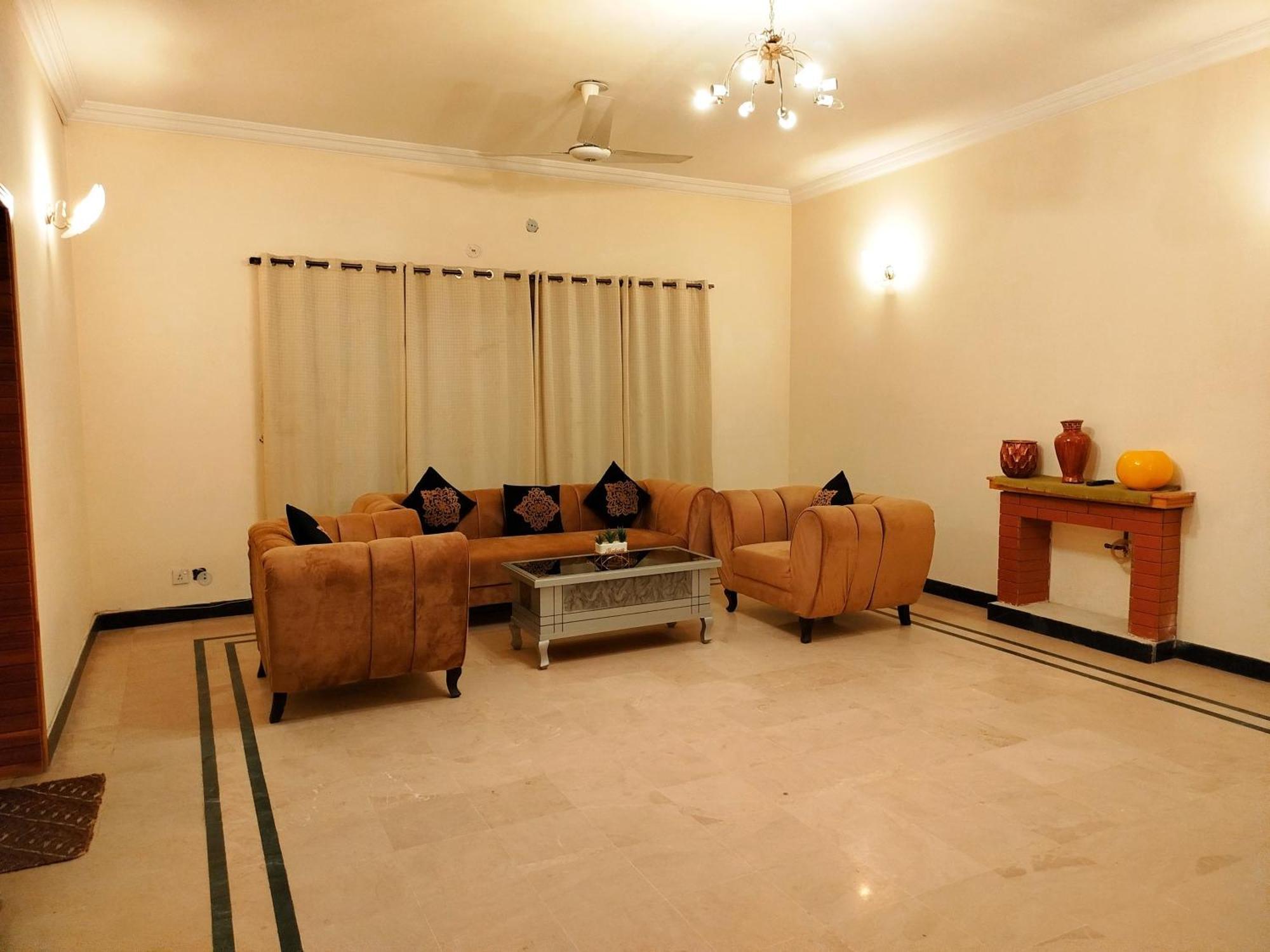 Royal Residential Hotel Islamabad Exterior photo